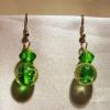 Green Lampwork Glass earrings (23mm drop)

Bead sizes 8mm, 12mm

Silver plated