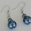 Slate glass pearl earrings (21mm drop)

Pearl sizes 6mm, 12mm

Silver plated